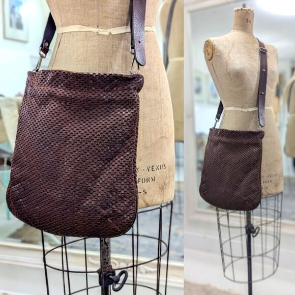 M0851 Crossbody Bag - Picture 3 of 8